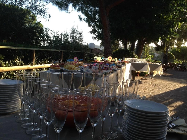 11 buffet in piscina