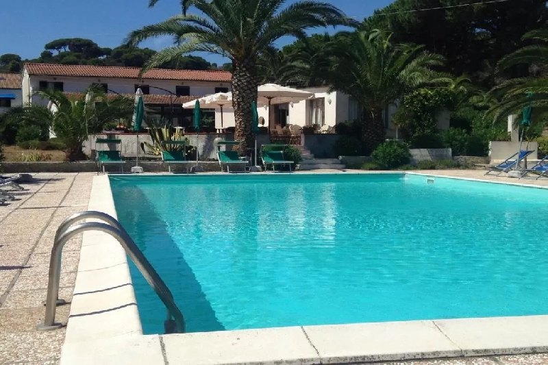 08 piscina
