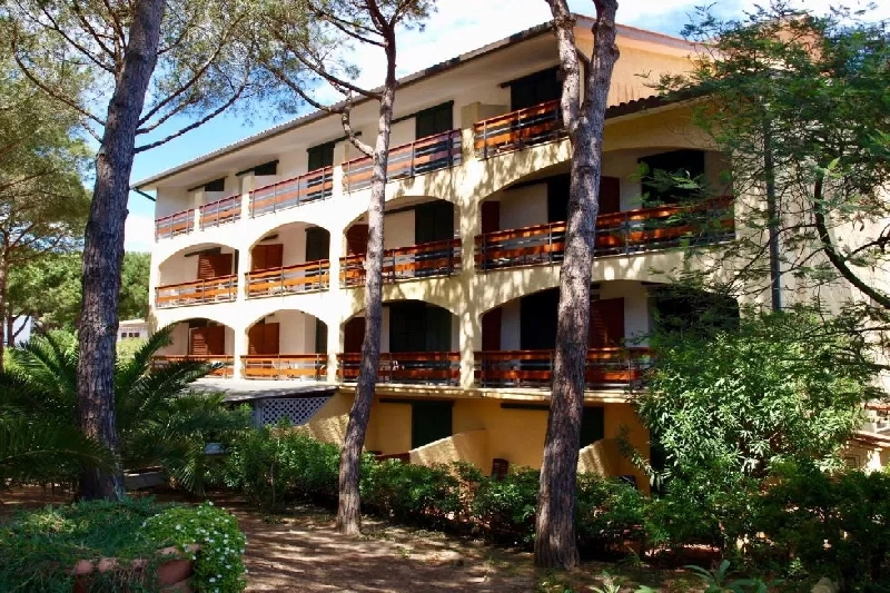01 esterno