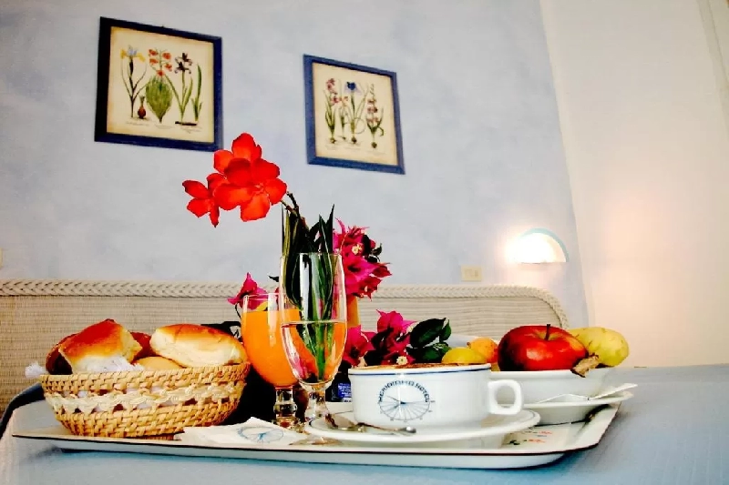 10 colazione in camera