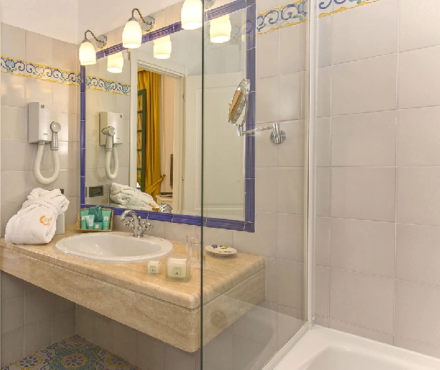 14 bagno junior suite