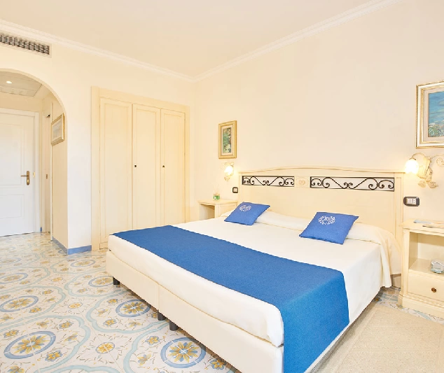15 classic room 2