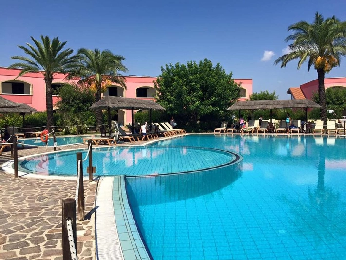08 piscina