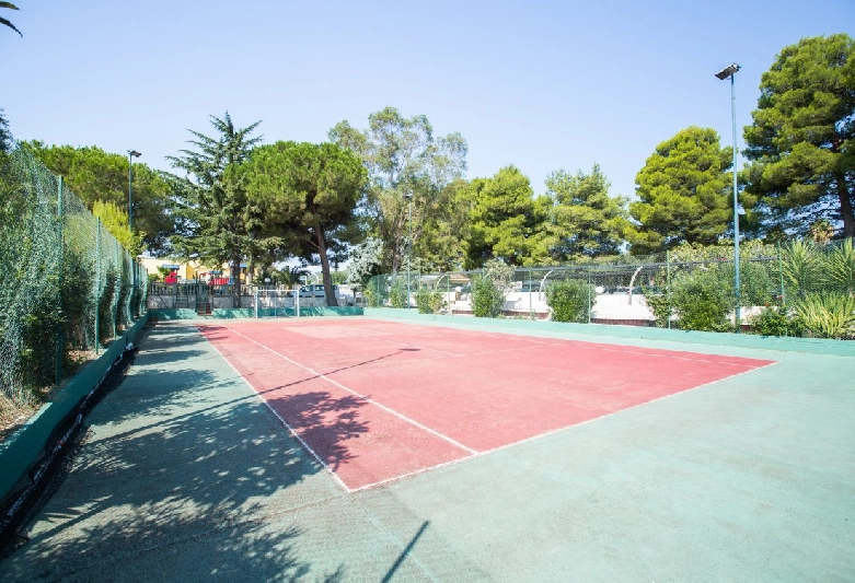10 campo da tennis