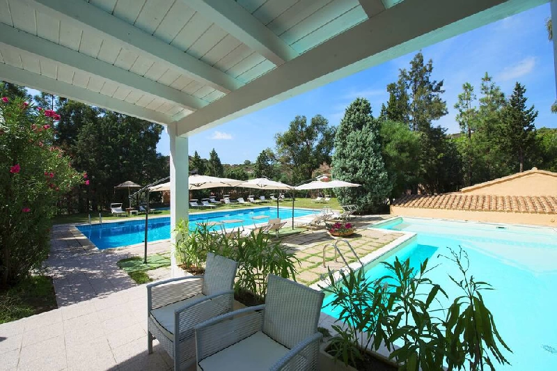 08 piscina