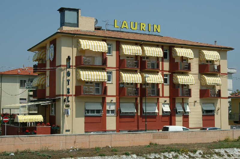 01 esterno