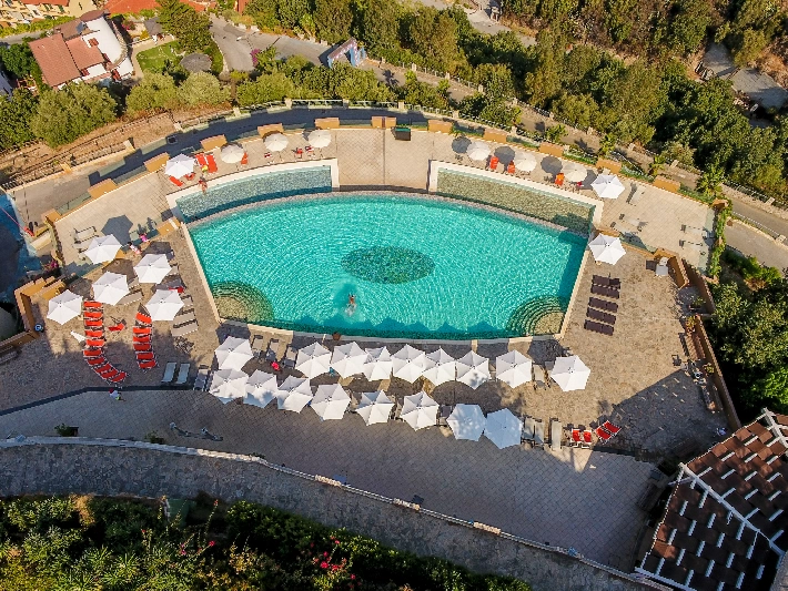 15 piscina dall'alto