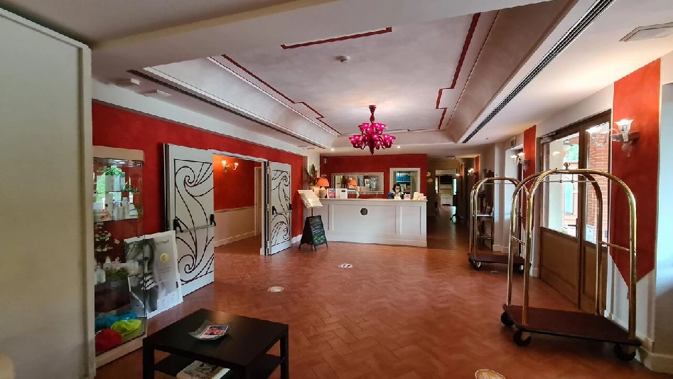 02 hall